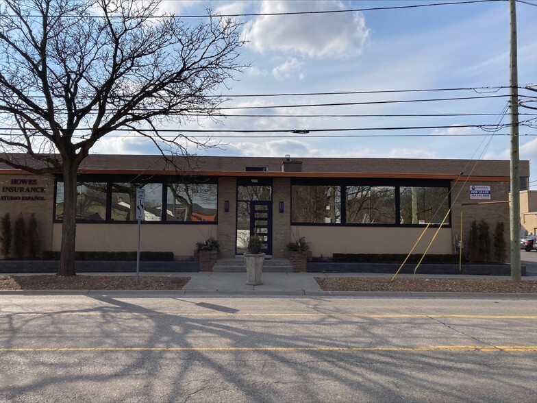 988 S Adams Rd, Birmingham, MI à louer - Photo de l’immeuble – Image 1 sur 6