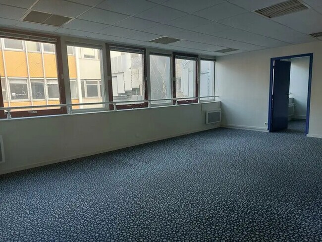 Plus de détails pour Bureau à louer