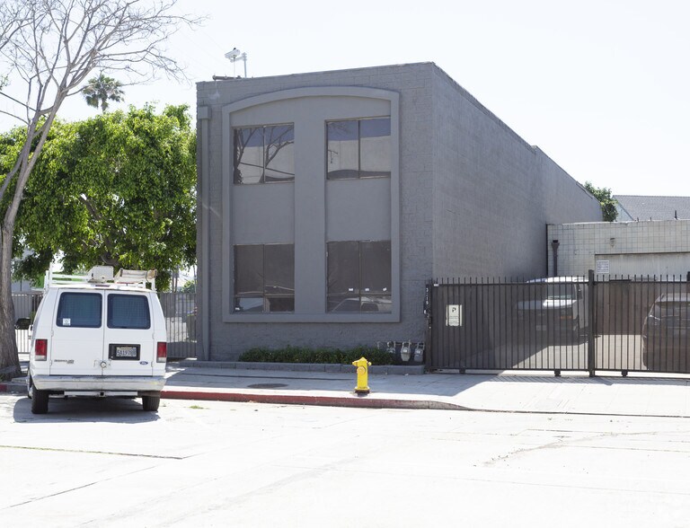 3219 La Cienega Ave, Los Angeles, CA à louer - Photo de l’immeuble – Image 3 sur 11
