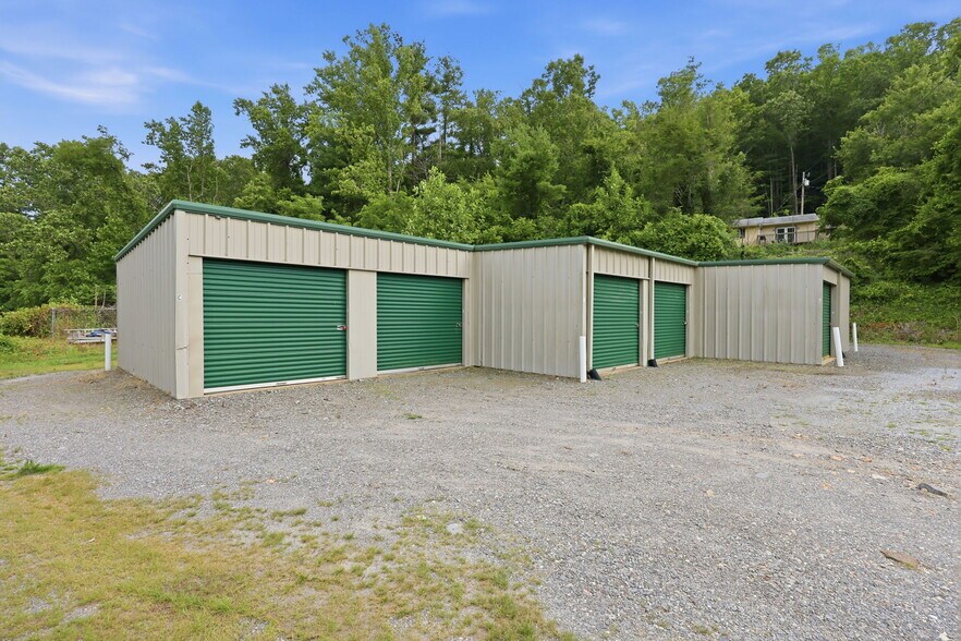 14 Huntley Cir, Fairview, NC à vendre - Photo de l’immeuble – Image 3 sur 16