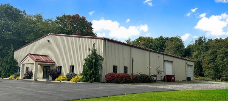 703 Commerce Ave, New Castle, PA à vendre - Photo principale – Image 1 sur 4