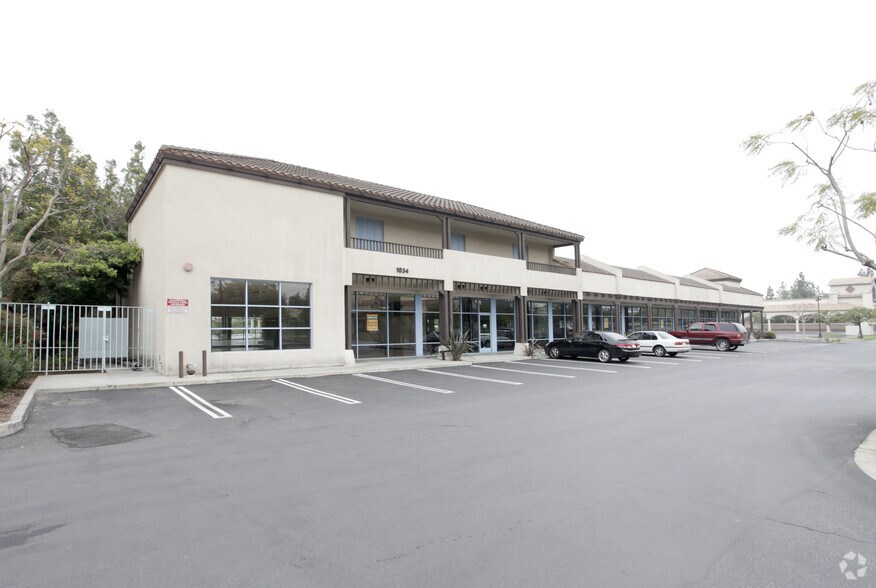 1034 W Arrow Hwy, San Dimas, CA à louer - Photo de l’immeuble – Image 2 sur 4