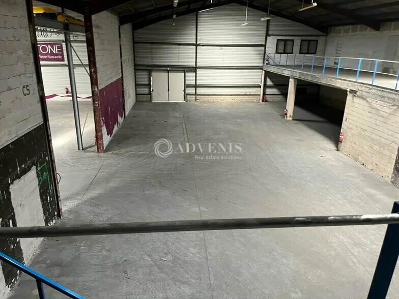 Local commercial dans Coignières à louer - Photo intérieure – Image 2 sur 7