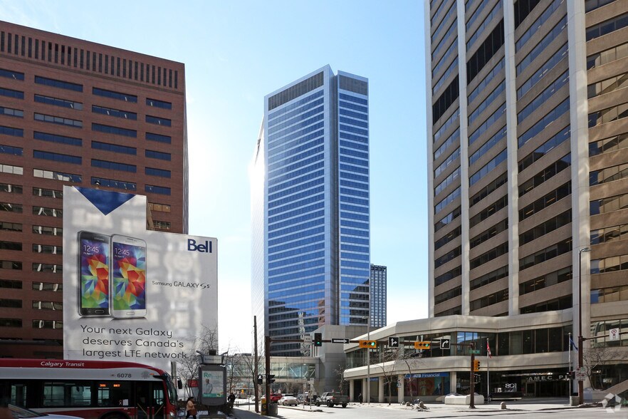 801 7th Ave SW, Calgary, AB à louer - Photo de l’immeuble – Image 2 sur 10