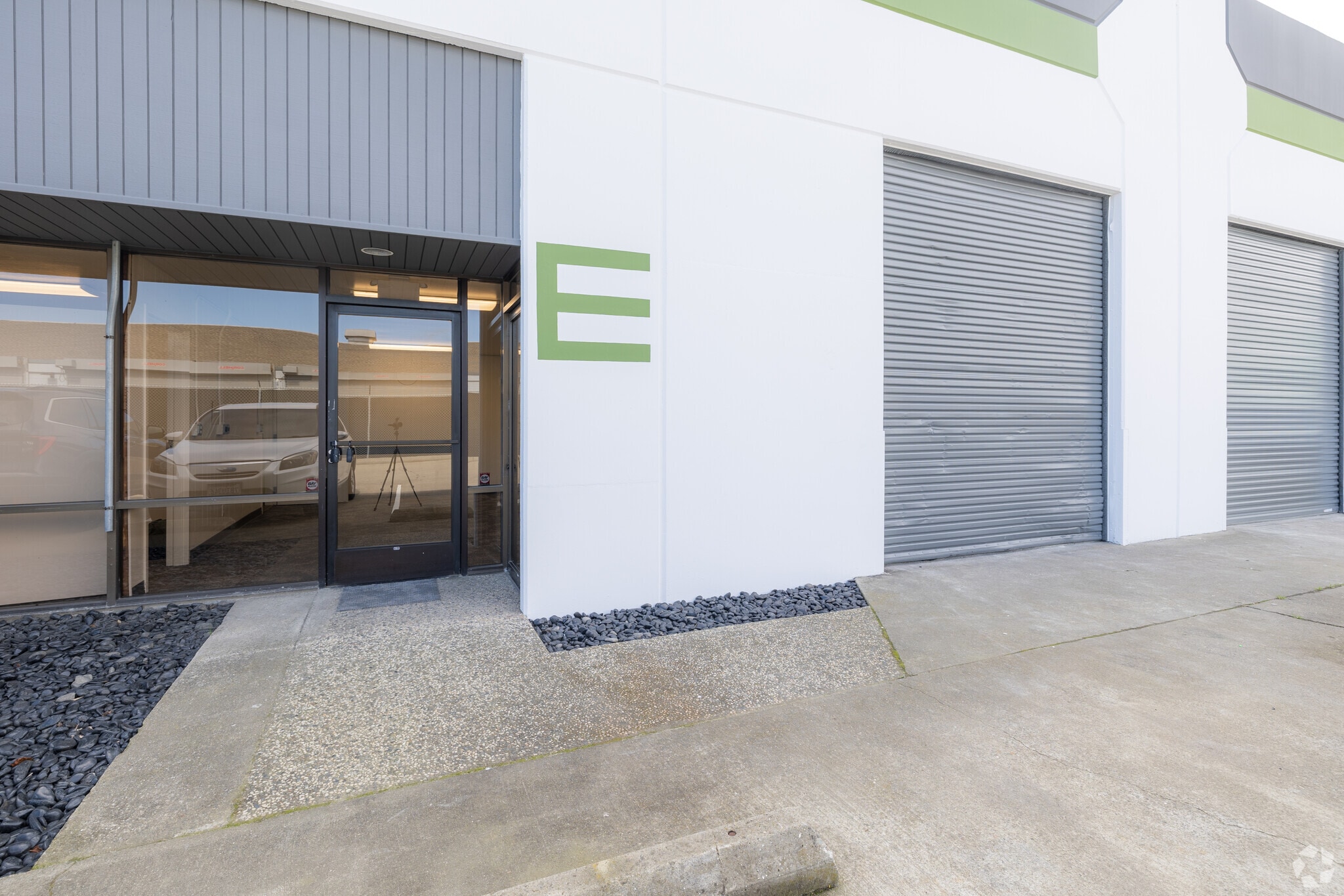 250 S Maple Ave, South San Francisco, CA à louer Photo de l’immeuble– Image 1 sur 9