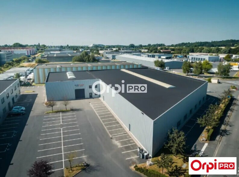 Industriel/Logistique dans Roncq à louer - Photo de l’immeuble – Image 1 sur 8