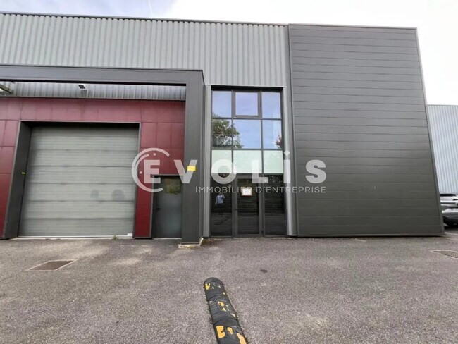 Plus de détails pour Local d’activités à vendre