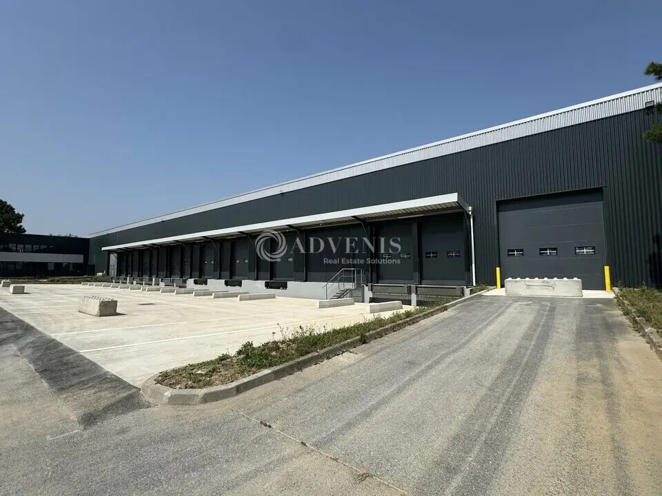 Industriel/Logistique dans Goussainville à louer Photo de l’immeuble– Image 1 sur 12