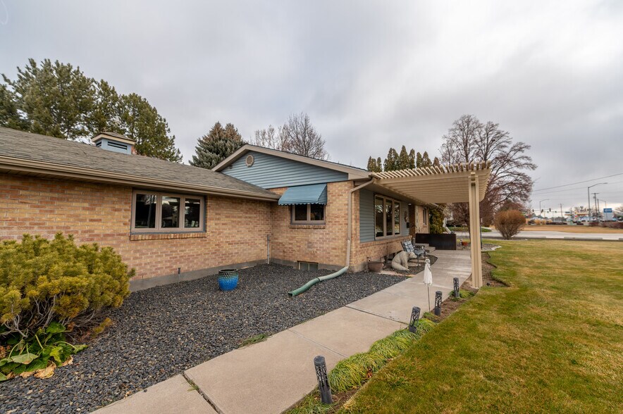 2111 Addison Ave E, Twin Falls, ID à vendre - Photo de l’immeuble – Image 2 sur 46