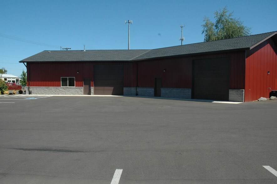 910 NE 11th St, McMinnville, OR à louer - Photo principale – Image 1 sur 1