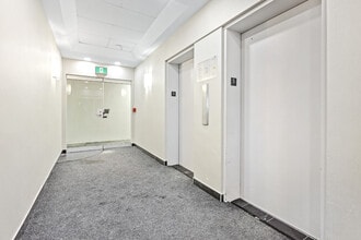 2255 Carling Ave, Ottawa, ON à louer Photo intérieure– Image 2 sur 20