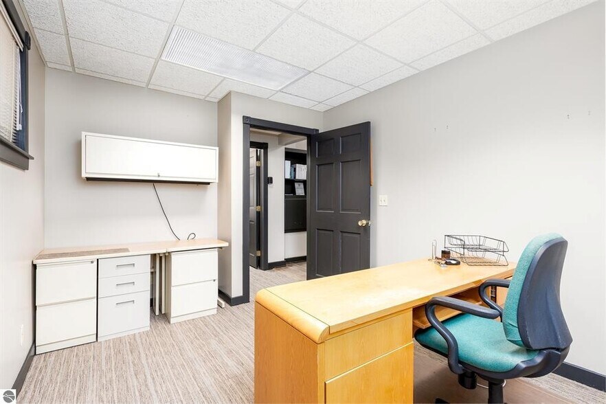 408 Main St, Frankfort, MI à vendre - Photo de l’immeuble – Image 2 sur 21