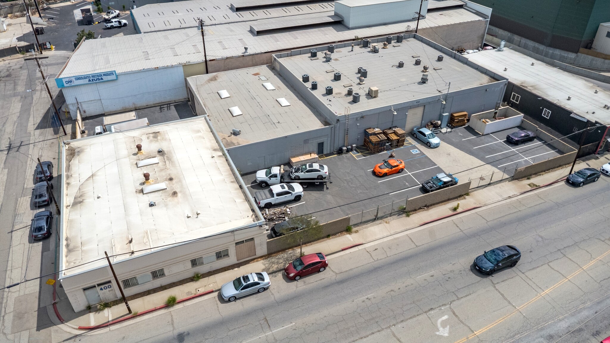 400-410 S Irwindale Ave, Azusa, CA à louer Photo de l’immeuble– Image 1 sur 14