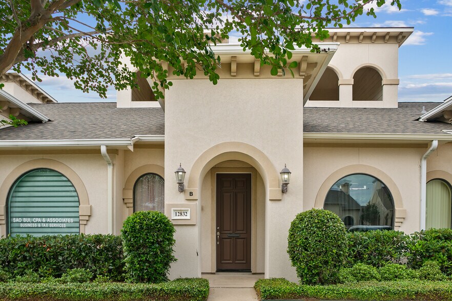 12832 Willow Centre Dr, Houston, TX à vendre - Photo de l’immeuble – Image 3 sur 31