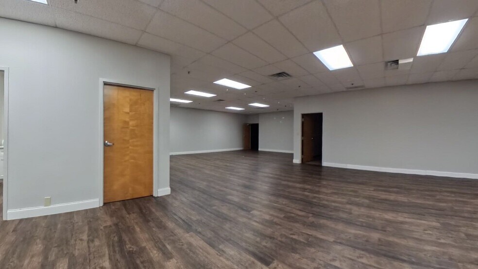 6230 Regency Pky, Norcross, GA à louer - Vidéo sur l’annonce professionnelle – Image 2 sur 21