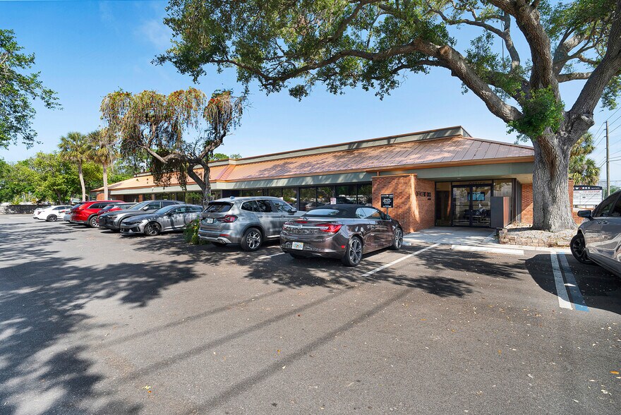 5666 Seminole Blvd, Seminole, FL à vendre - Photo de l’immeuble – Image 3 sur 44