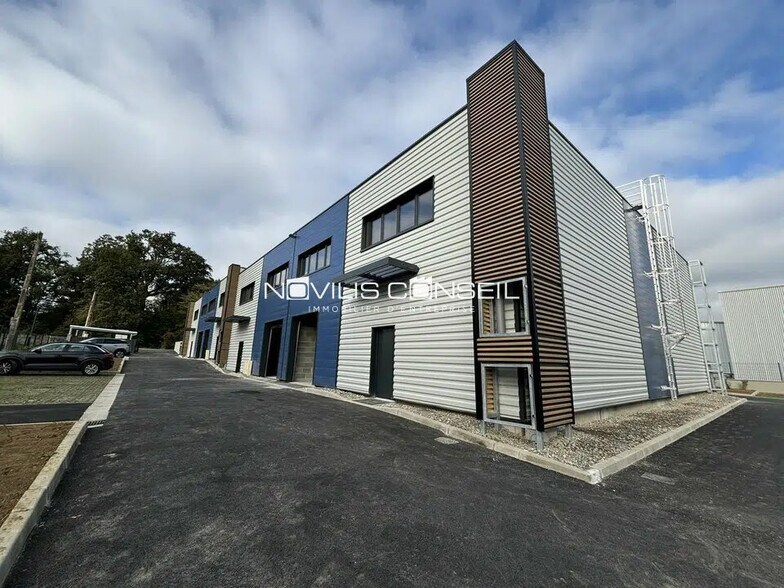 Local d'activités dans Cornebarrieu à vendre - Photo de l’immeuble – Image 1 sur 18