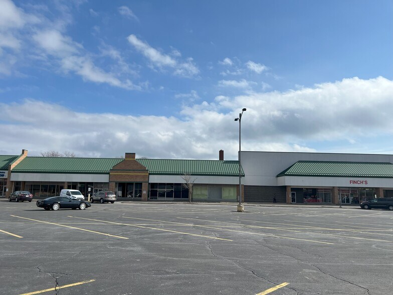5656 S Packard Ave, Cudahy, WI à louer - Photo de l’immeuble – Image 3 sur 3