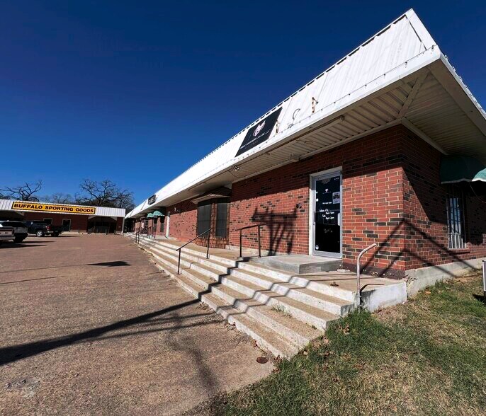 1101 W Commerce St, Buffalo, TX à vendre - Photo de l’immeuble – Image 3 sur 6
