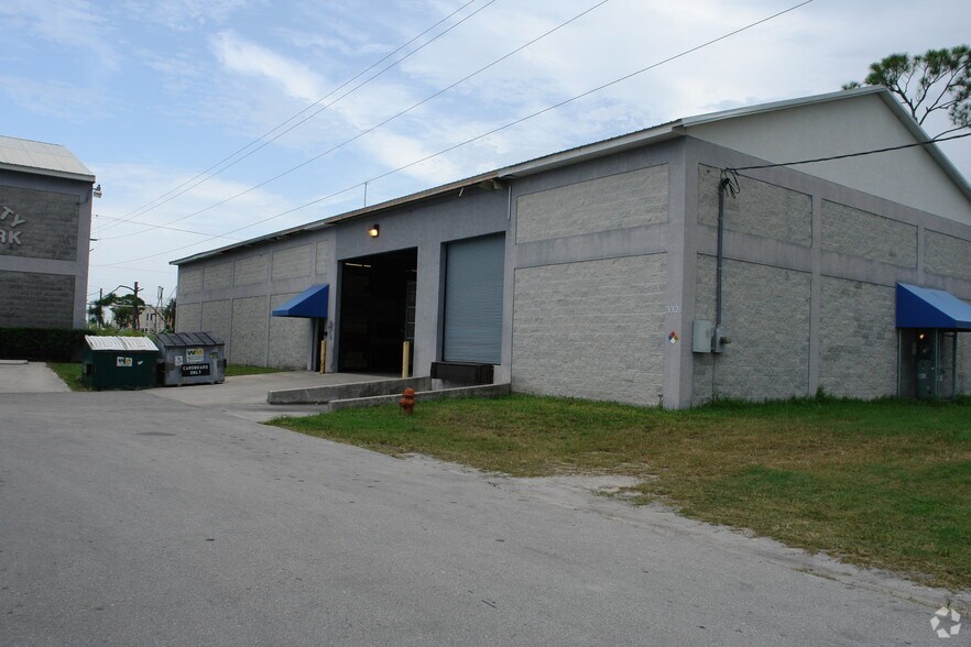 3321 SW 42nd Ave, Palm City, FL à vendre - Photo principale – Image 1 sur 2