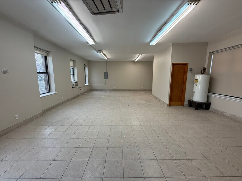3801 Vernon Blvd, Long Island City, NY à louer - Photo principale – Image 1 sur 5