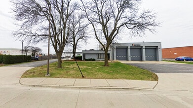 1655 Greenleaf Ave, Elk Grove Village, IL à louer Photo intérieure– Image 1 sur 2