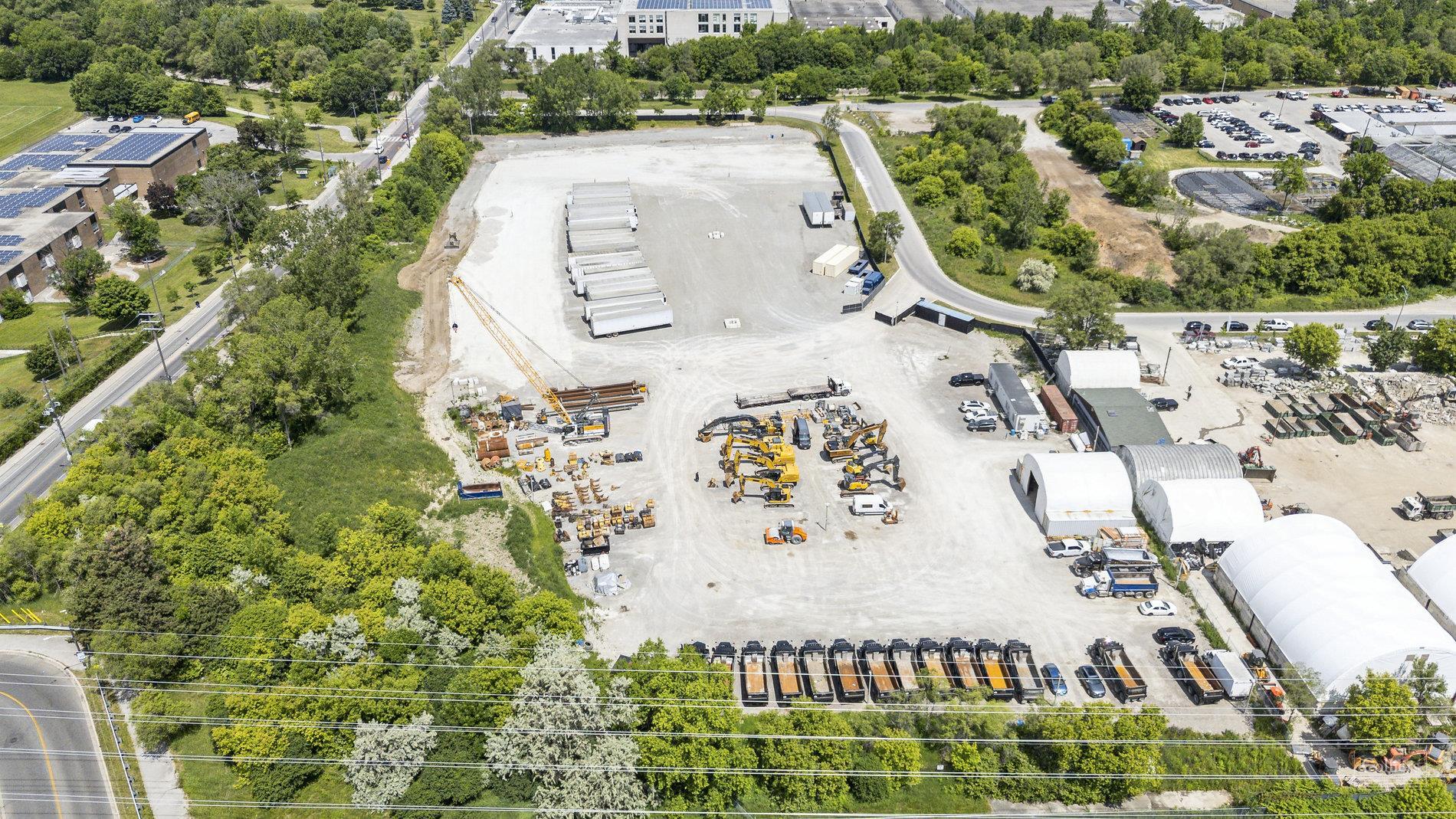 150 Rockcliffe Crt, Toronto, ON à louer Photo de l’immeuble– Image 1 sur 2