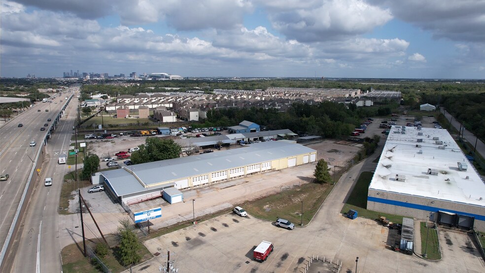 11533 S Main St, Houston, TX à louer - Photo principale – Image 1 sur 5