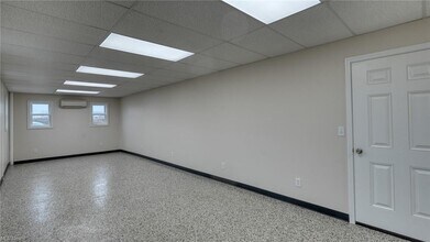 11126 E Pike Rd, Cambridge, OH à louer Photo intérieure– Image 2 sur 12