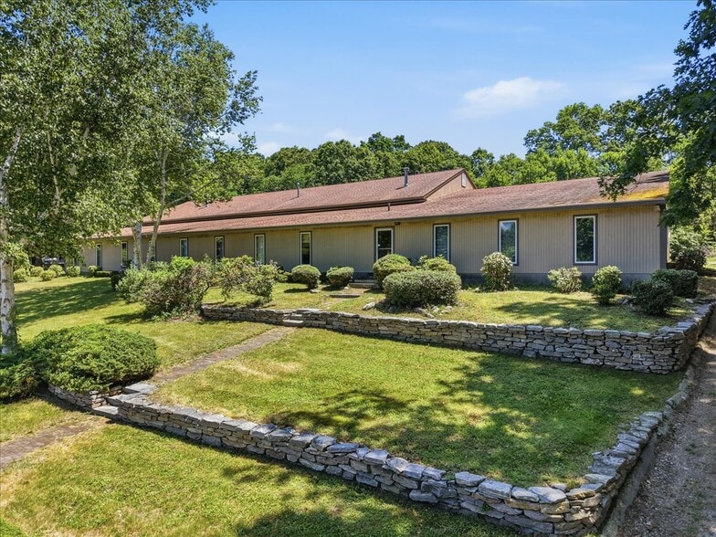 17 Halls Mill Rd, Preston, CT à vendre - Photo principale – Image 1 sur 60