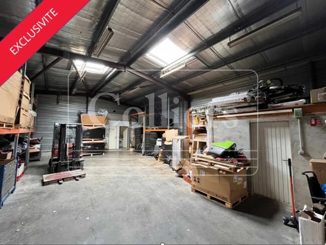 Plus de détails pour Local d’activités à vendre