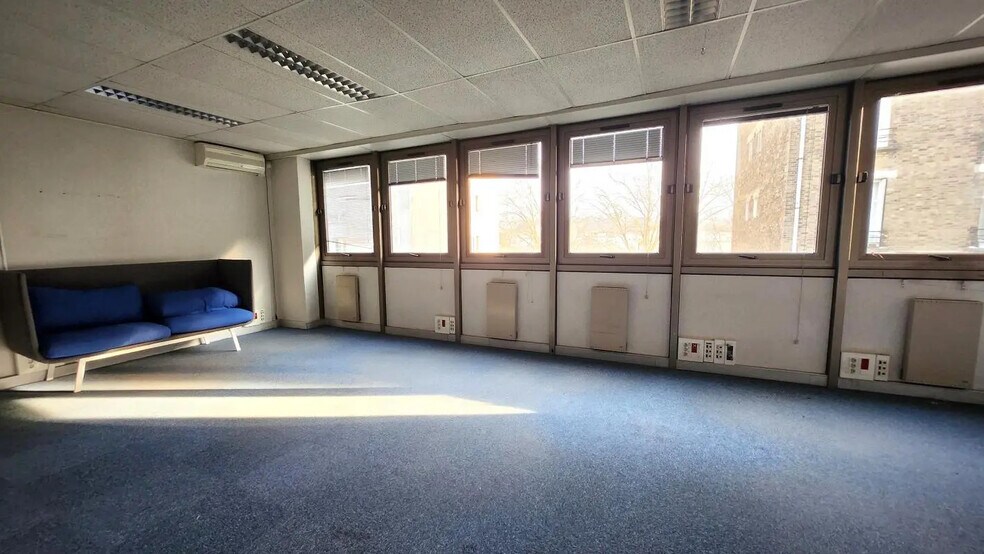 Bureau dans Boulogne-Billancourt à louer - Photo de l’immeuble – Image 3 sur 8