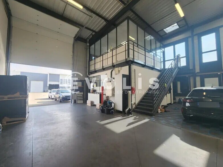 61 Rue Mathieu Dussurgey, Saint-Fons à vendre - Photo de l’immeuble – Image 2 sur 9