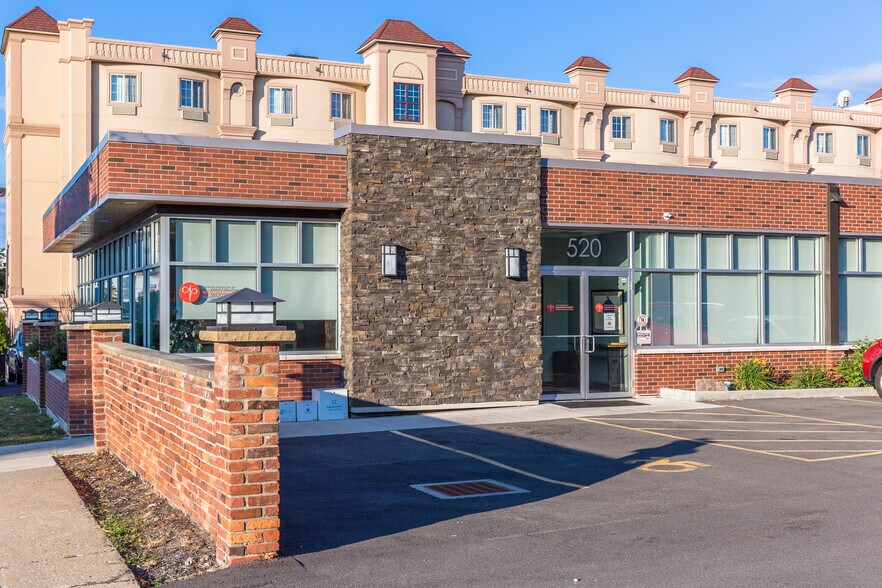 516-520 Delaware Ave, Buffalo, NY à louer - Photo de l’immeuble – Image 2 sur 5