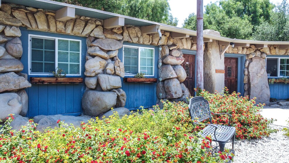 12257 Old Pomerado Rd, Poway, CA à vendre - Photo de l’immeuble – Image 3 sur 14