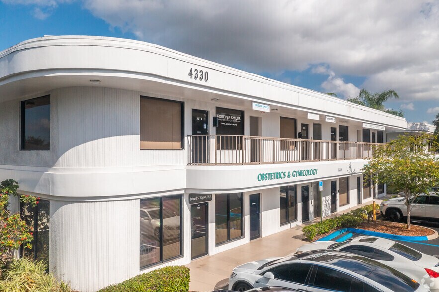 4330 Sheridan St, Hollywood, FL à louer - Photo principale – Image 1 sur 13