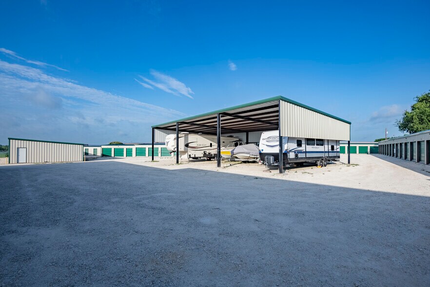938 N Highway 174, Rio Vista, TX à vendre - Photo de l’immeuble – Image 2 sur 5