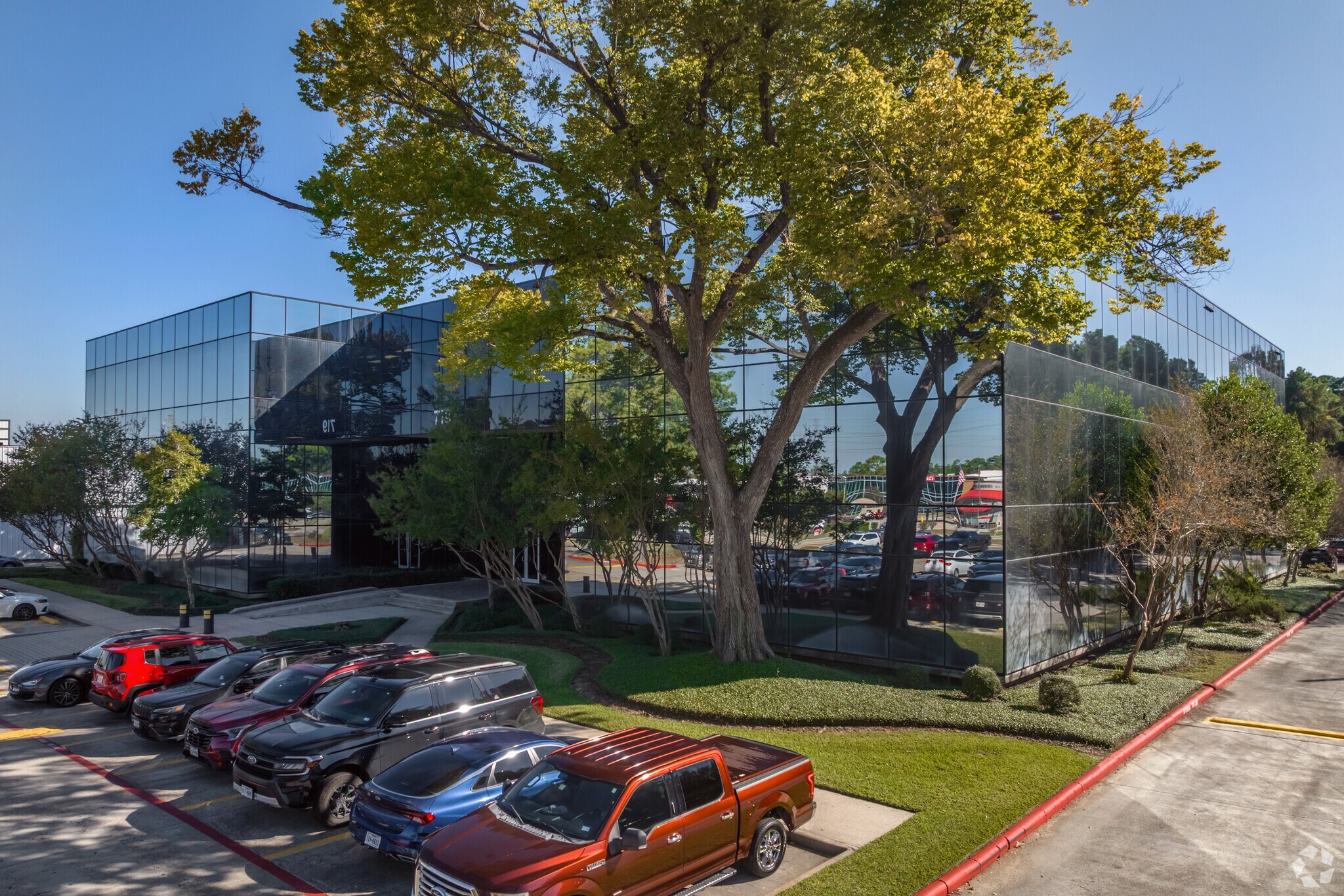 719 Sawdust Rd, The Woodlands, TX à louer Photo principale– Image 1 sur 14