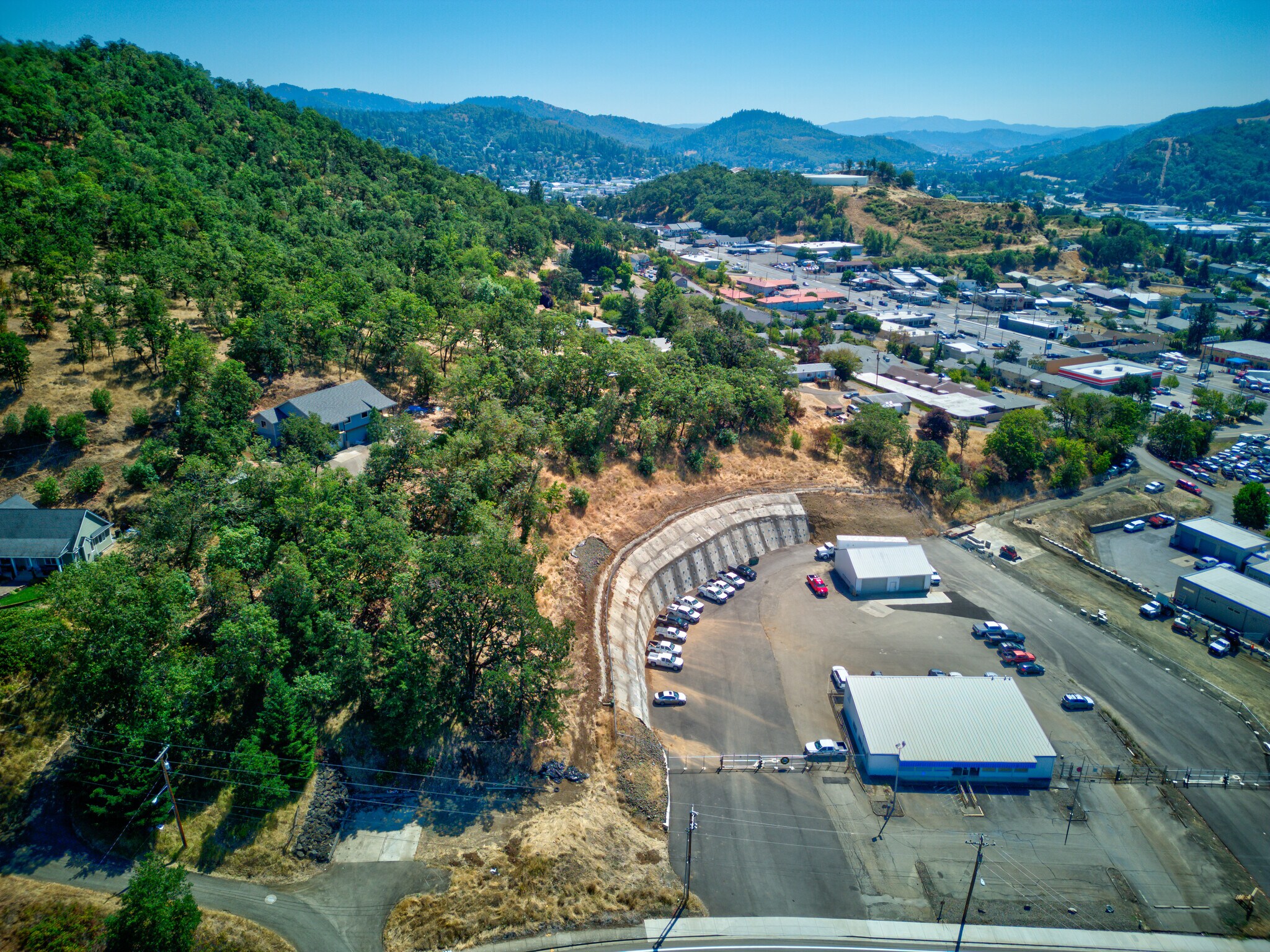 797 NE Garden Valley Blvd, Roseburg, OR à vendre Photo de l’immeuble– Image 1 sur 27