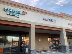 519 S Glendora Ave, Glendora, CA à louer Photo de l’immeuble– Image 1 sur 6