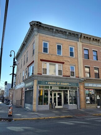 Plus de détails pour 298 Martin Luther King Jr Dr, Jersey City, NJ - Local commercial à louer