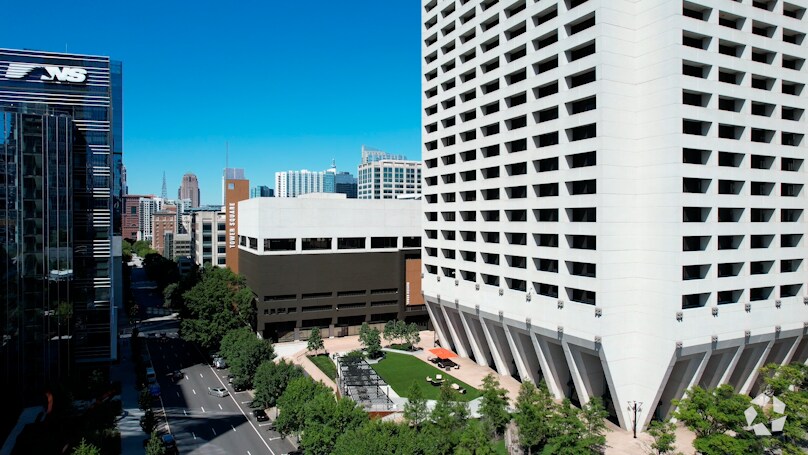 675 W Peachtree St NW, Atlanta, GA à louer - Vidéo aérienne – Image 2 sur 29