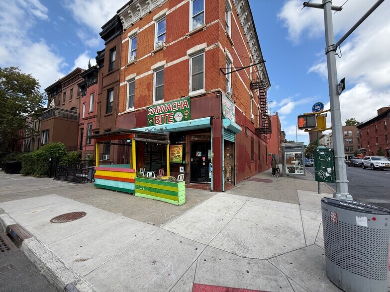 361 Halsey St, Brooklyn, NY à louer - Photo de l’immeuble – Image 1 sur 12
