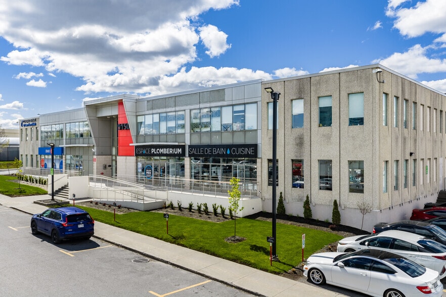 9150 Boul De L'acadie, Montréal, QC à louer - Photo principale – Image 1 sur 4