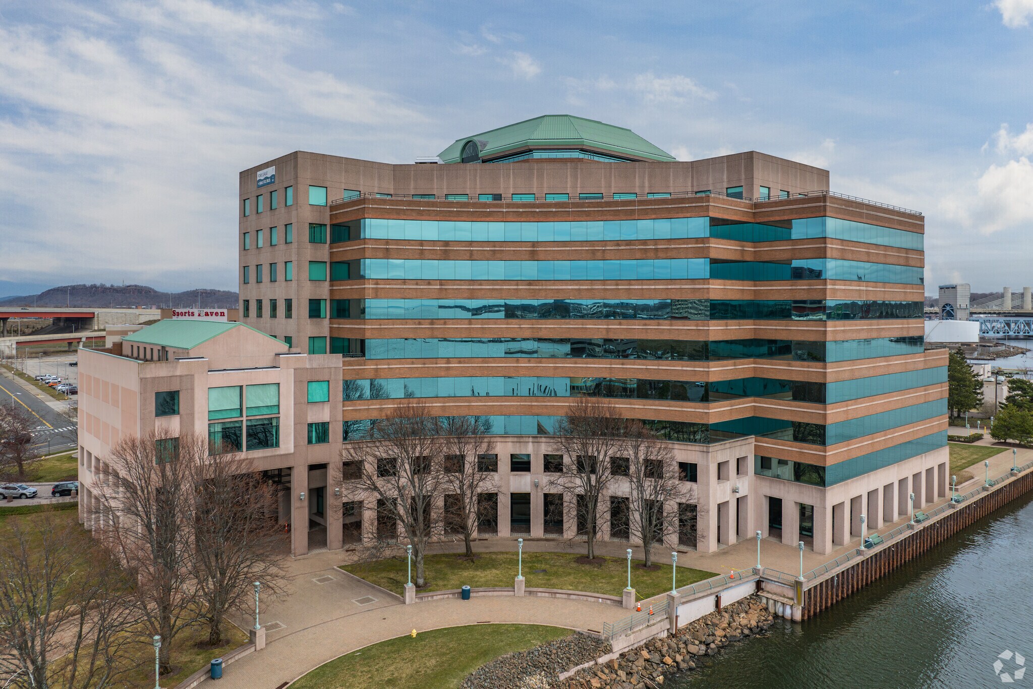 545 Long Wharf Dr, New Haven, CT à louer Photo principale– Image 1 sur 10