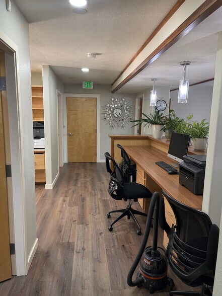 2036 N Cole Rd, Boise, ID à louer - Photo de l’immeuble – Image 3 sur 7
