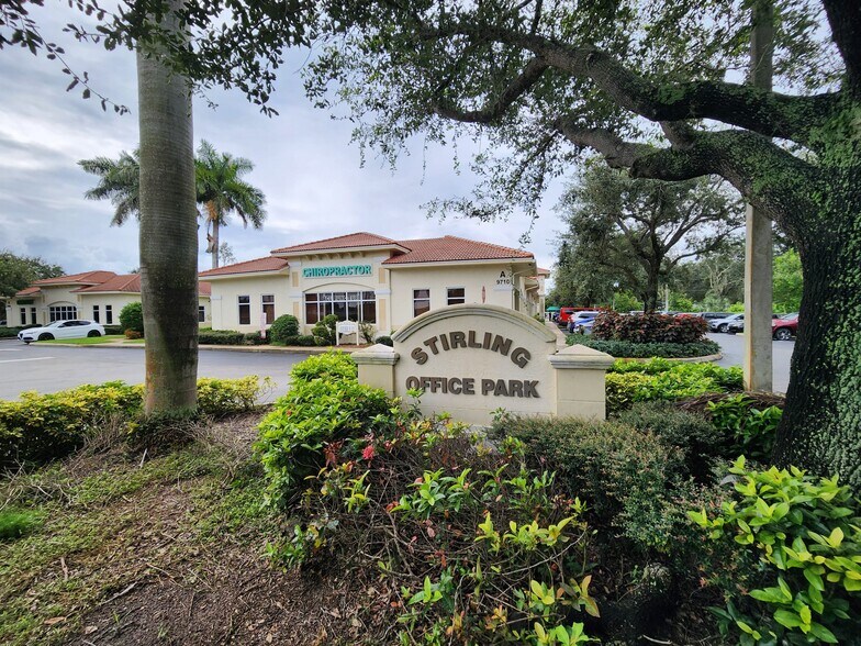 9720 Stirling Rd, Cooper City, FL à vendre - Photo de l’immeuble – Image 1 sur 4