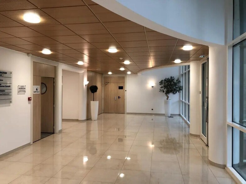 Bureau dans SOPHIA ANTIPOLIS à louer - Photo de l’immeuble – Image 3 sur 7