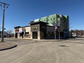 2125 College St, Cedar Falls, IA à louer Photo intérieure– Image 1 sur 1