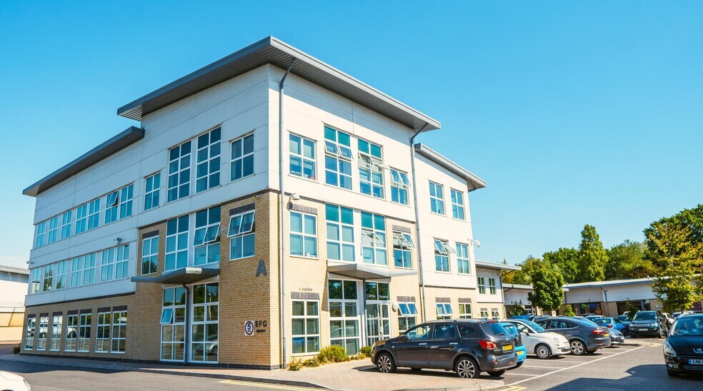 Holyrood Close, Poole à louer - Photo principale – Image 1 sur 7